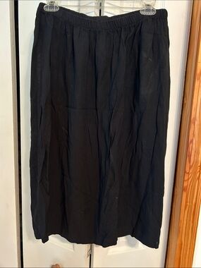 Essential Black Midi Skirt with Elastic Waist